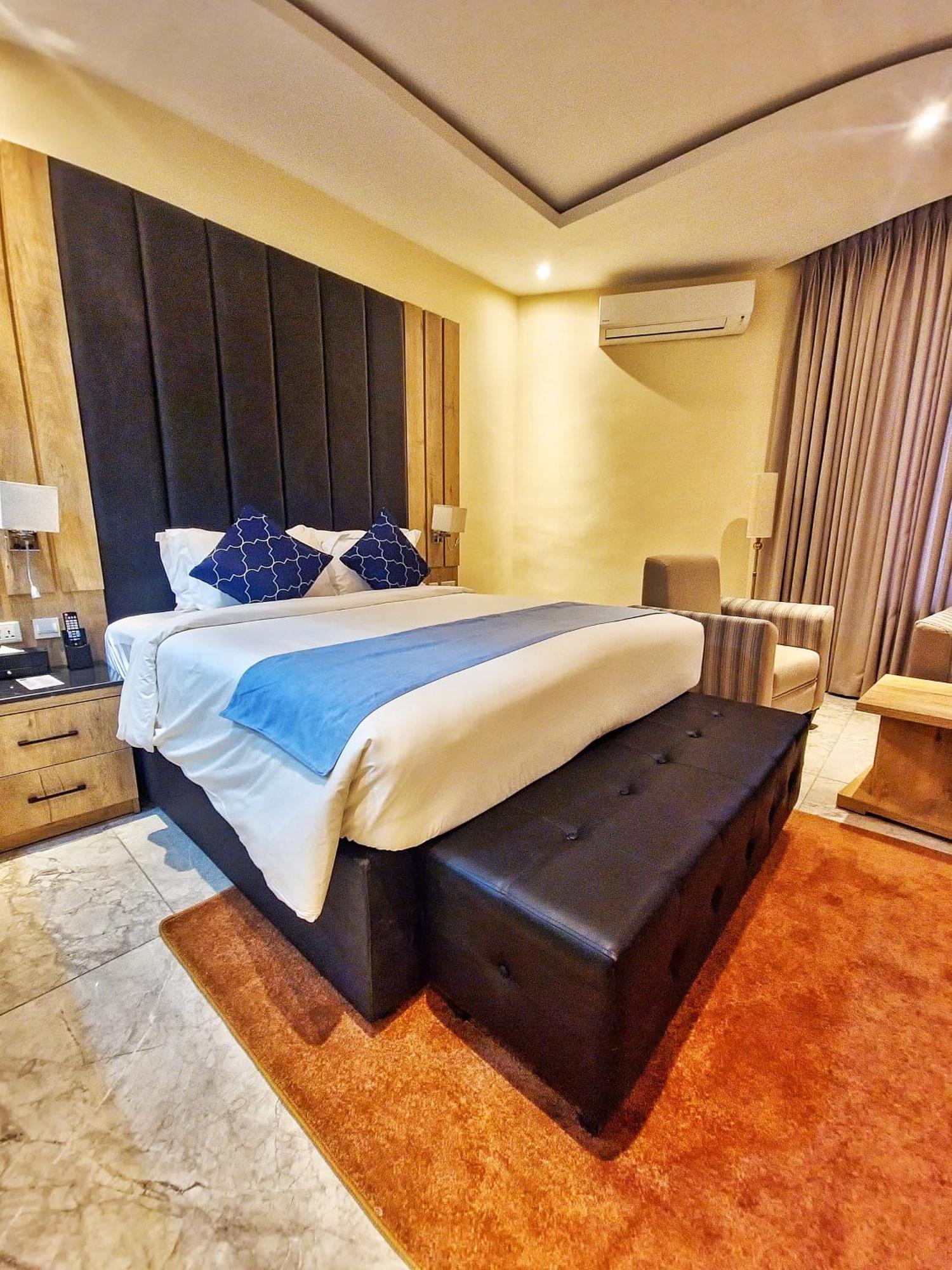 Vintano Hotel Lekki Exterior photo